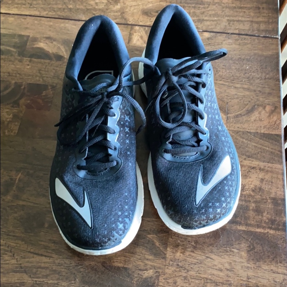 Brooks running shoes brand new